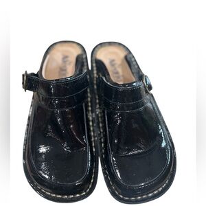 NWOB~ Alegria Black Slip On Leather Comfort Shoes Women 37 6.5-7
Slip Resistant